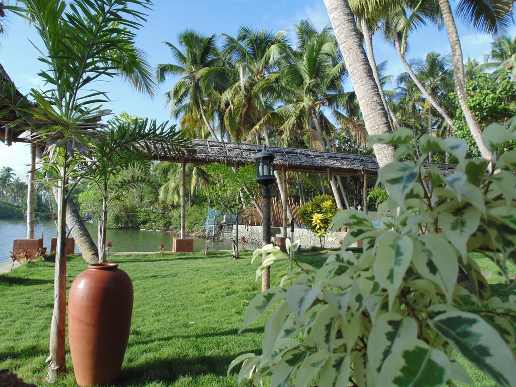 Ambadis Villas Kodungallūr Exterior foto