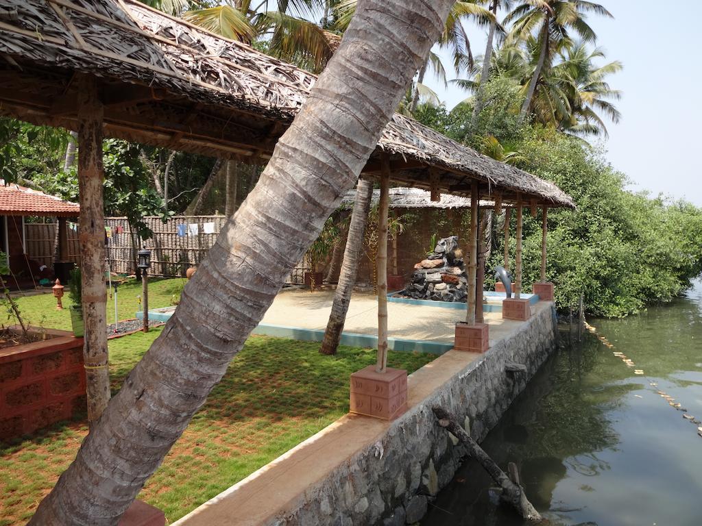 Ambadis Villas Kodungallūr Exterior foto