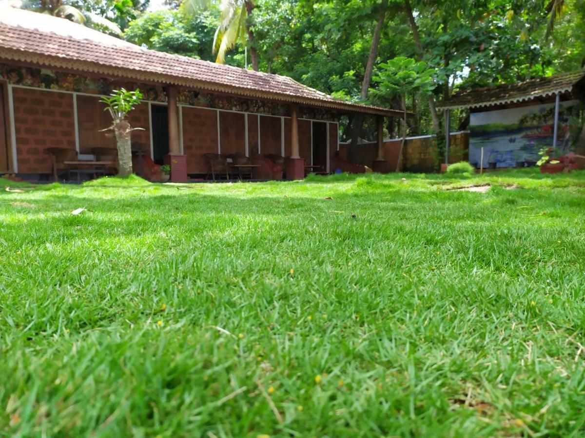 Ambadis Villas Kodungallūr Exterior foto